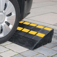 TRAFFIC-LINE Kerb Ramp - Heavy Duty - 600 x 360 x 150mmH - Black with Yellow Reflective Panels