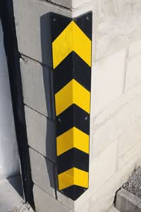 TRAFFIC-LINE Corner Protector - Straight - 90 x 90mm Int x 800mmL - Black with Yellow Reflective Bands
